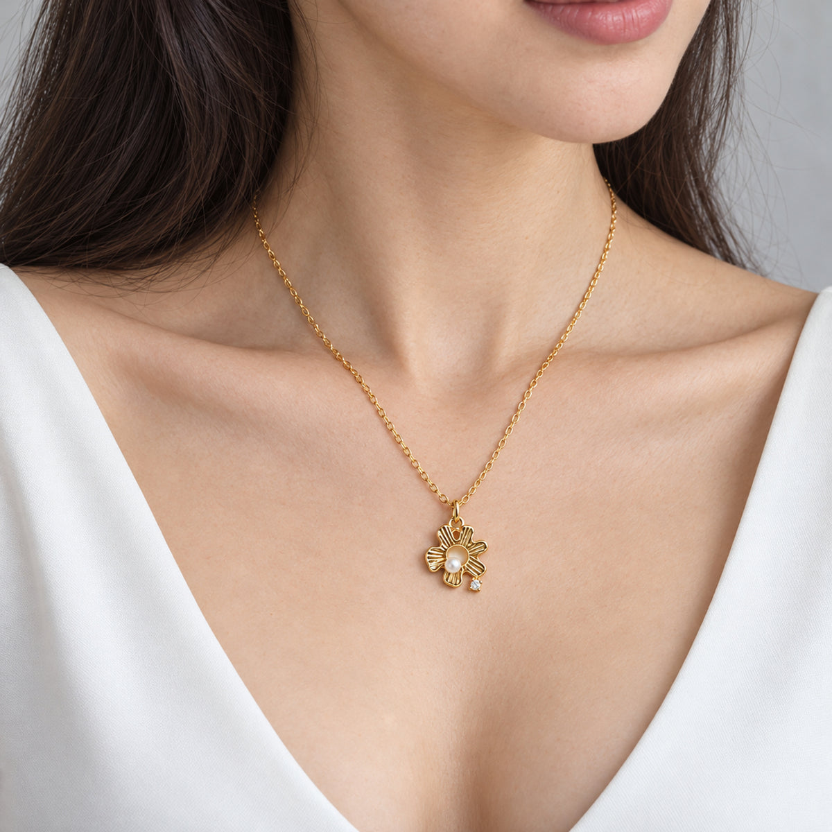 MIRA — French Vintage Sunburst Bloom Pearl Pendant Necklace